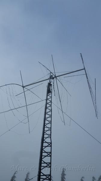 20161210_091740.jpg - Marc's poor antenna!!! It did not survive it's first wind and ice storm! 3 element rods broke! Stay tuned, will fix it this spring...